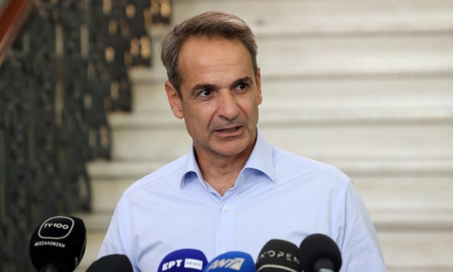 Mitsotakis to address parliament on measures to tackle climate crisis