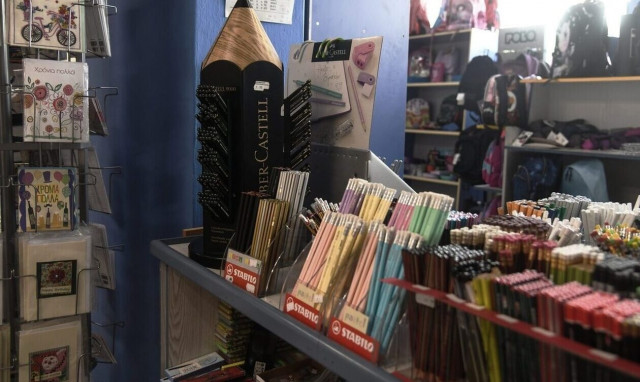 Το δικό τους «καλάθι του μαθητή» φτιάχνουν και τα βιβλιοπωλεία της γειτονιάς