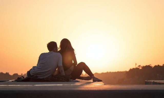 Ρόδος: Έκανε μήνυση στον σύζυγό της γιατί τη βιντεοσκόπησε κρυφά με τον... εραστή της