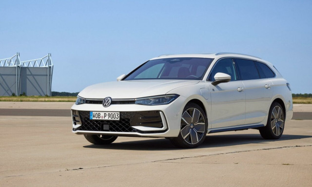 To VW Passat συνεχίζει ακάθεκτο και στην νέα, 9η γενιά του