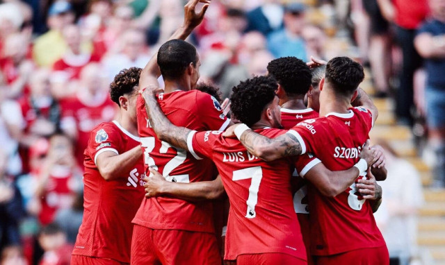 Premier League: «Καθάρισε» εύκολα την Άστον Βίλα η Λίβερπουλ