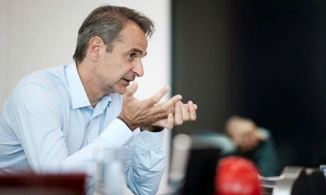 Δυναμική επιστροφή Μητσοτάκη στα… social media