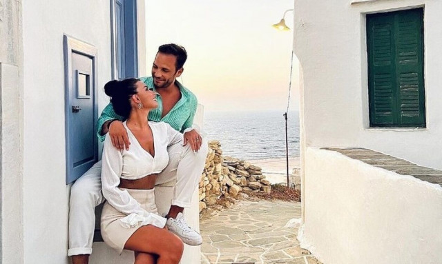 Ευθύμης Ζησάκης: Παντρεύτηκε την αγαπημένη του, Χρύσα Παπαλελούδη (εικόνες)