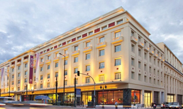 Ideal Holdings: Ολοκληρώθηκε η εξαγορά των πολυκαταστημάτων Attica