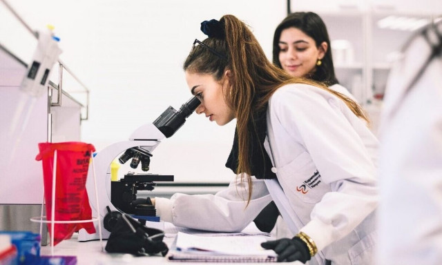 Φαρμακευτική η συναρπαστική επιστήμη του μέλλοντος