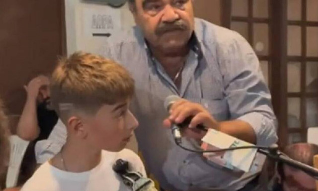 Κρήτη: Ελληνοκαναδός αυτοδίδακτος λυράρης «ανατρίχιασε» το νησί