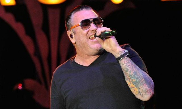 Στιβ Χάργουελ: Πέθανε στα 56 του ο τραγουδιστής του διάσημου συγκροτήματος Smash Mouth