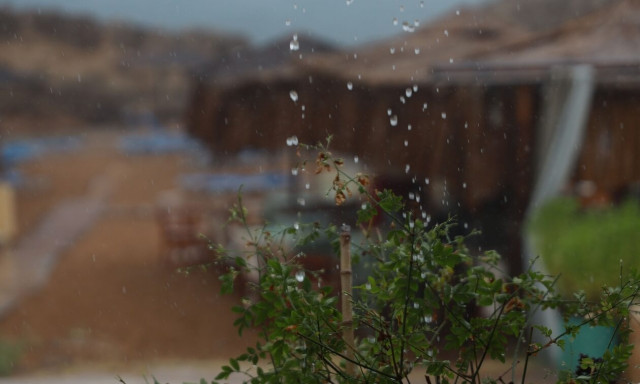 Κακοκαιρία Daniel: Μαίνονται τα έντονα καιρικά φαινόμενα στη Λάρισα