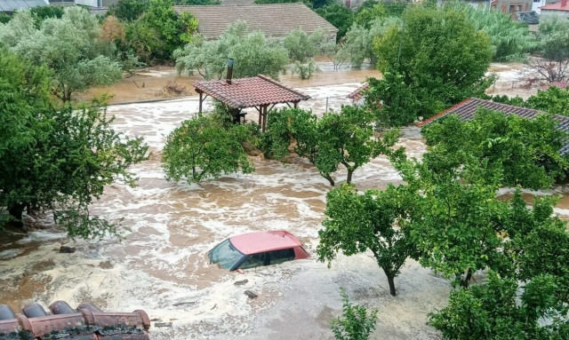 Κακοκαιρία Daniel: Σοβαρά προβλήματα στο οδικό δίκτυο Θεσσαλίας και Σποράδων - Ποιοι δρόμοι έκλεισαν