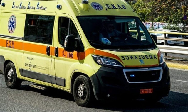 Αρκαδία: Άνδρας ανασύρθηκε χωρίς τις αισθήσεις του μετά από τροχαίο