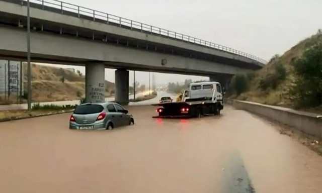 Κακοκαιρία Daniel: Εγκλωβισμένα δεκάδες παιδιά από τα Τρίκαλα στον Βόλο