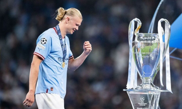 Έρλινγκ Χάαλαντ: Το επικίνδυνο μυστικό του για καλύτερο ύπνο - «Βάζω ταινία στο στόμα μου»