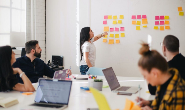 Οι μισοί Γερμανοί θεωρούν ότι μετά τις αυξήσεις των επιδομάτων, δεν έχει νόημα να εργαστούν