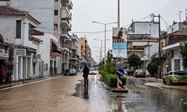 Δεκάδες εγκλωβισμένοι πολίτες στα ΚΤΕΛ του Βόλου – «Δεν υπάρχει ενημέρωση από κανέναν»