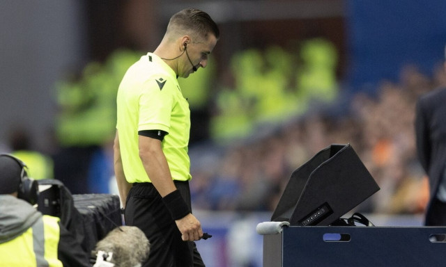 Η τεχνητή νοημοσύνη αλλάζει το ποδόσφαιρο - «Ρομπότ θα αντικαταστήσουν διαιτητές και προπονητές»