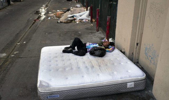 ΕΕ: Τουλάχιστον 895.000 οι άστεγοι στην ΕΕ και στο Ηνωμένο Βασίλειο