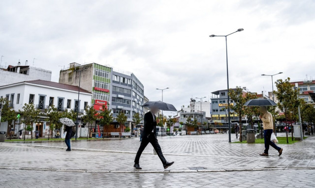 Υπουργείο Εργασίας: Κάλεσμα προς τους εργοδότες για προστασία των εργαζομένων από την κακοκαιρία