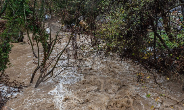Έκκληση Αρτοποιού: Μην διασχίζετε πλημμυρισμένους δρόμους – «Να μην εκτεθούμε σε κίνδυνο»