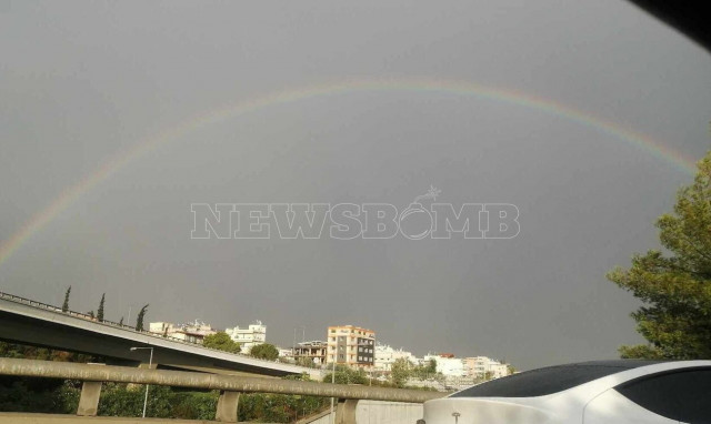 Ουράνιο τόξο πάνω από την Αθήνα!