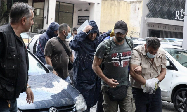 Blue Horizon: Στα δικαστήρια Πειραιά οι κατηγορούμενοι για τη δολοφονία του Αντώνη Καρυώτη