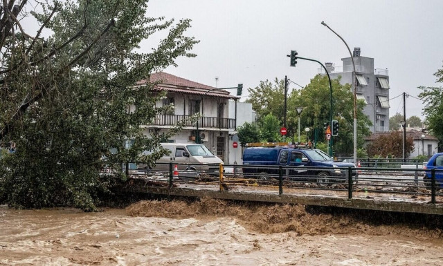 Κακοκαιρία Daniel: Εκκενώνεται ο οικισμός της Υπέρειας