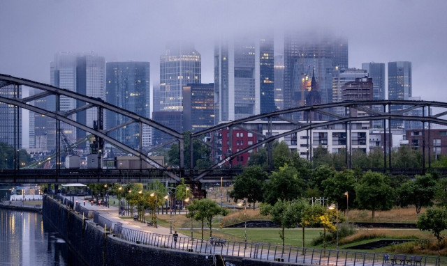 «Τρεκλίζει» η γερμανική οικονομία – «Βουτιά» στις βιομηχανικές παραγγελίες