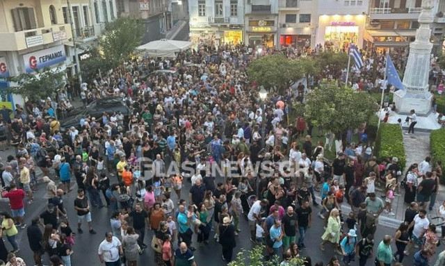 Blue Horizon: Μεγάλη συγκέντρωση διαμαρτυρίας για τον Αντώνη στον Άγιο Νικόλαο Κρήτης