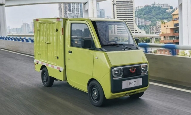 Το μικρό κινέζικο επαγγελματικό με πλάτος μόλις… 1 μέτρο!