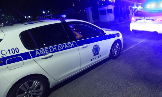 Ασπρόπυργος: Χειροπέδες σε επτά άτομα που αφαίρεσαν αντικείμενα από πυρόπληκτη εταιρεία