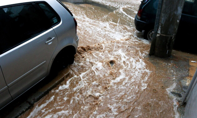 Κακοκαιρία Daniel - Καρδίτσα: «Έχουμε πνιγεί, η στάθμη του νερού ανεβαίνει συνεχώς», λέει κάτοικος
