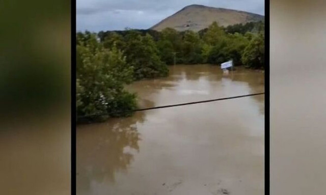 Κακοκαιρία Daniel - Καρδίτσα: Μητέρα ήταν εγκλωβισμένη με τα παιδιά της - «Ήταν έντρομη, έκλαιγε»