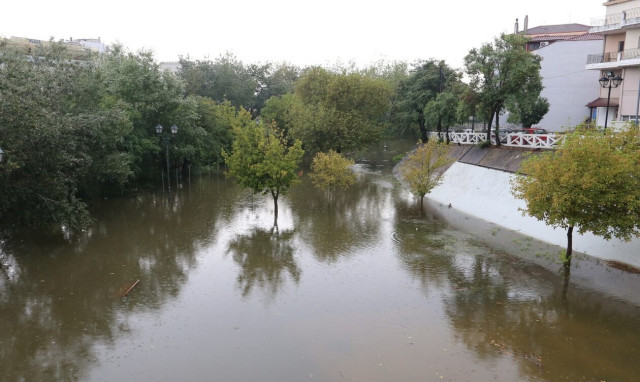 Κακοκαιρία Daniel:«Καταστράφηκα, κάνω κουράγιο για να μην στεναχωρήσω τα παιδιά μου»
