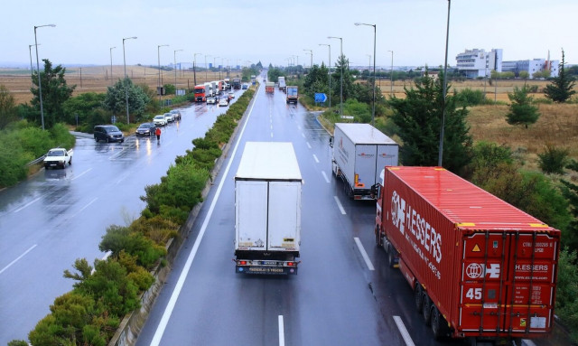 Κακοκαιρία Daniel: Κλειστή η Εθνική Οδός Τρικάλων - Λάρισας