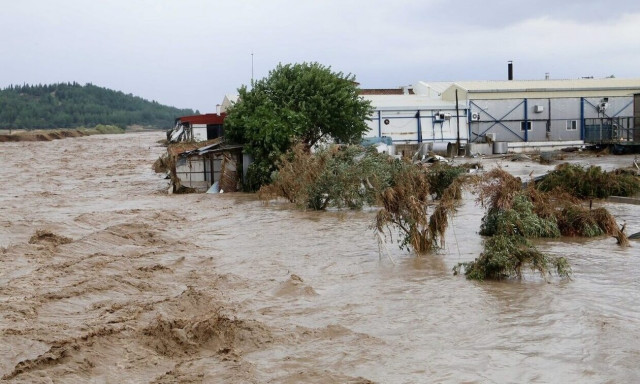 Κακοκαιρία Daniel: 60 εγκλωβισμένοι στο κοινοτικό γραφείο του Παλαμά Καρδίτσας - Δραματική μαρτυρία