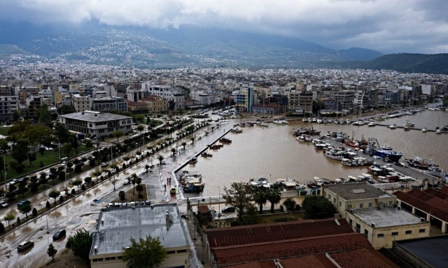 Κακοκαιρία Daniel: «Πνιγμένος» στη λάσπη και το νερό ο Βόλος - Απίστευτα πλάνα από drone