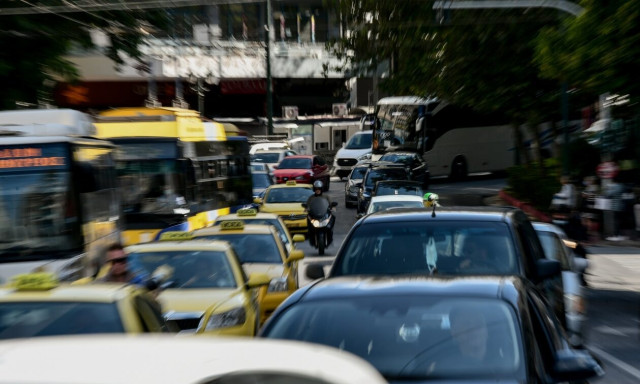 Κακοκαιρία Daniel: Χαοτική η κατάσταση στους δρόμους της Αττικής