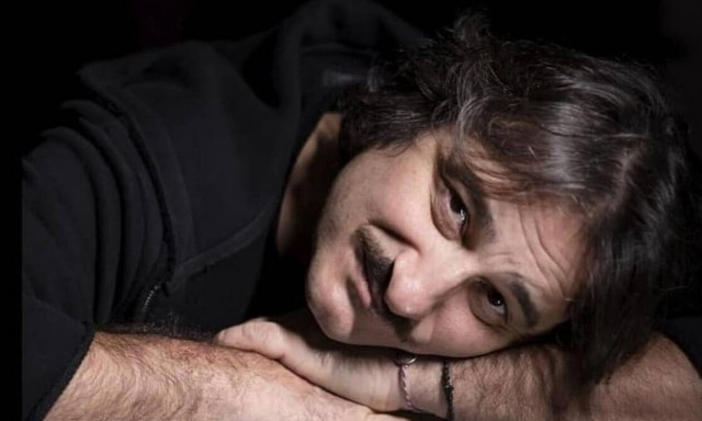 Βασίλης Χαραλαμπόπουλος: Eικόνες από την πλημμυρισμένη αυλή στο σπίτι του στο Πήλιο