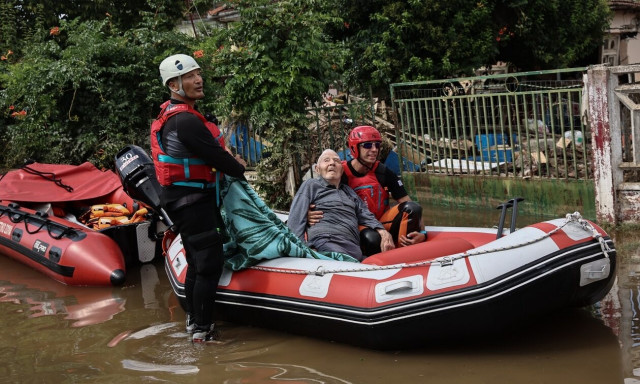 Κακοκαιρία Daniel: Συγκλονιστικές εικόνες από τον απεγκλωβισμό ανθρώπων στην Γιάννουλη Λάρισας