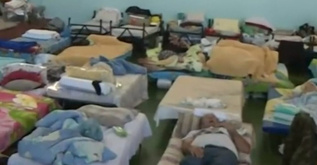 Κακοκαιρία Daniel: Σε δημοτικό σχολείο της Καρδίτσας διαμένουν οι διασωθέντες (vid)