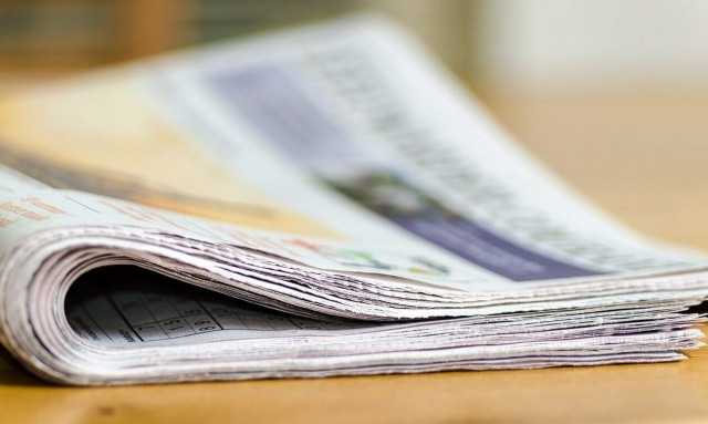 Η μάχη για τους απεγκλωβισμούς από τα λασπόνερα στη Θεσσαλία στα πρωτοσέλιδα του Σαββάτου