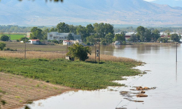 Threat of Pinios overflowing again not over in Larissa; minister issues health advice for water