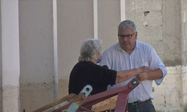 Κακοκαιρία Daniel: «Έχουμε ζημιά 50.000 ευρώ, καταστροφή», λέει ηλικιωμένη από τη Φαρκαδόνα Τρικάλων