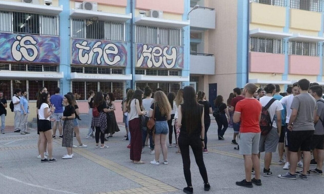 Πρώτο κουδούνι τη Δευτέρα, με εξαιρέσεις στις πληγείσες περιοχές της Θεσσαλίας