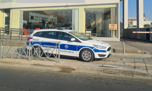 Κύπρος: «Γάζωσαν» με σφαίρες τράπεζα στον Κάψαλο (vid)