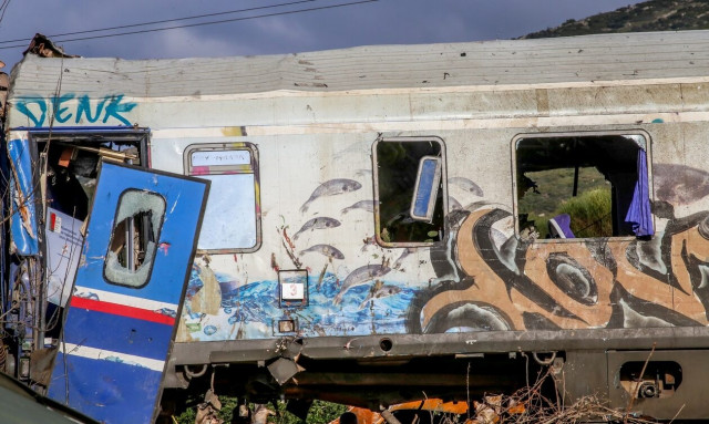 Τέμπη: Βρέθηκαν ανθρώπινα μέλη στο κυλικείο της μοιραίας αμαξοστοιχίας