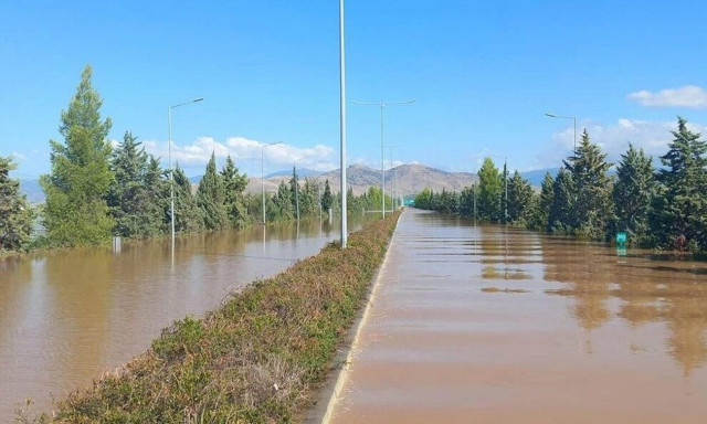 Aegean national highway shut down at Tempi valley due to overflowing