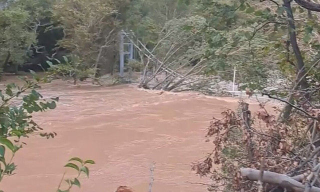 Κακοκαιρία Daniel - Θεσσαλία: Σε 18 μέτρα ύψος έφτασαν τα νερά στην κοιλάδα των Τεμπών