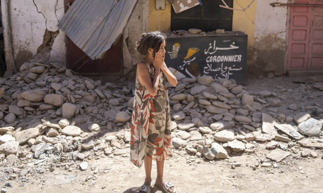 Σεισμός στο Mαρόκο: Σκάβουν με γυμνά χέρια για επιζώντες - «Σας παρακαλούμε, βοηθήστε μας!»