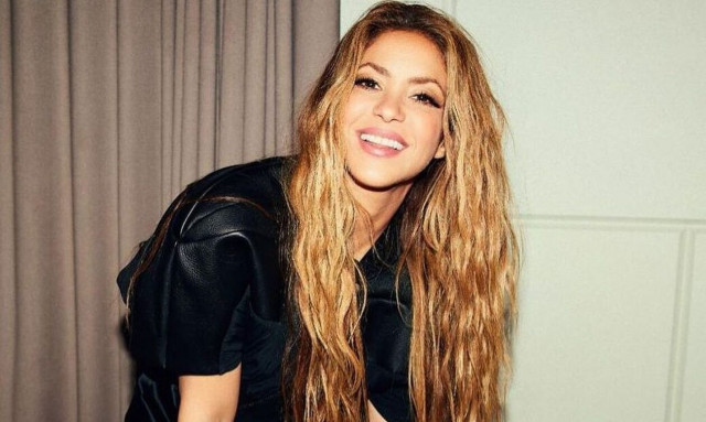 Σακίρα: Δείχνει πόσο ευλύγιστη είναι - «Μαντέψτε από ποιο τραγούδι είναι αυτή η πόζα;»