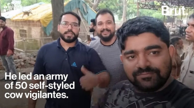 Ινδία: Υποστηρικτής των... αγελάδων κατηγορείται για υποκίνηση μίσους και δύο φόνους